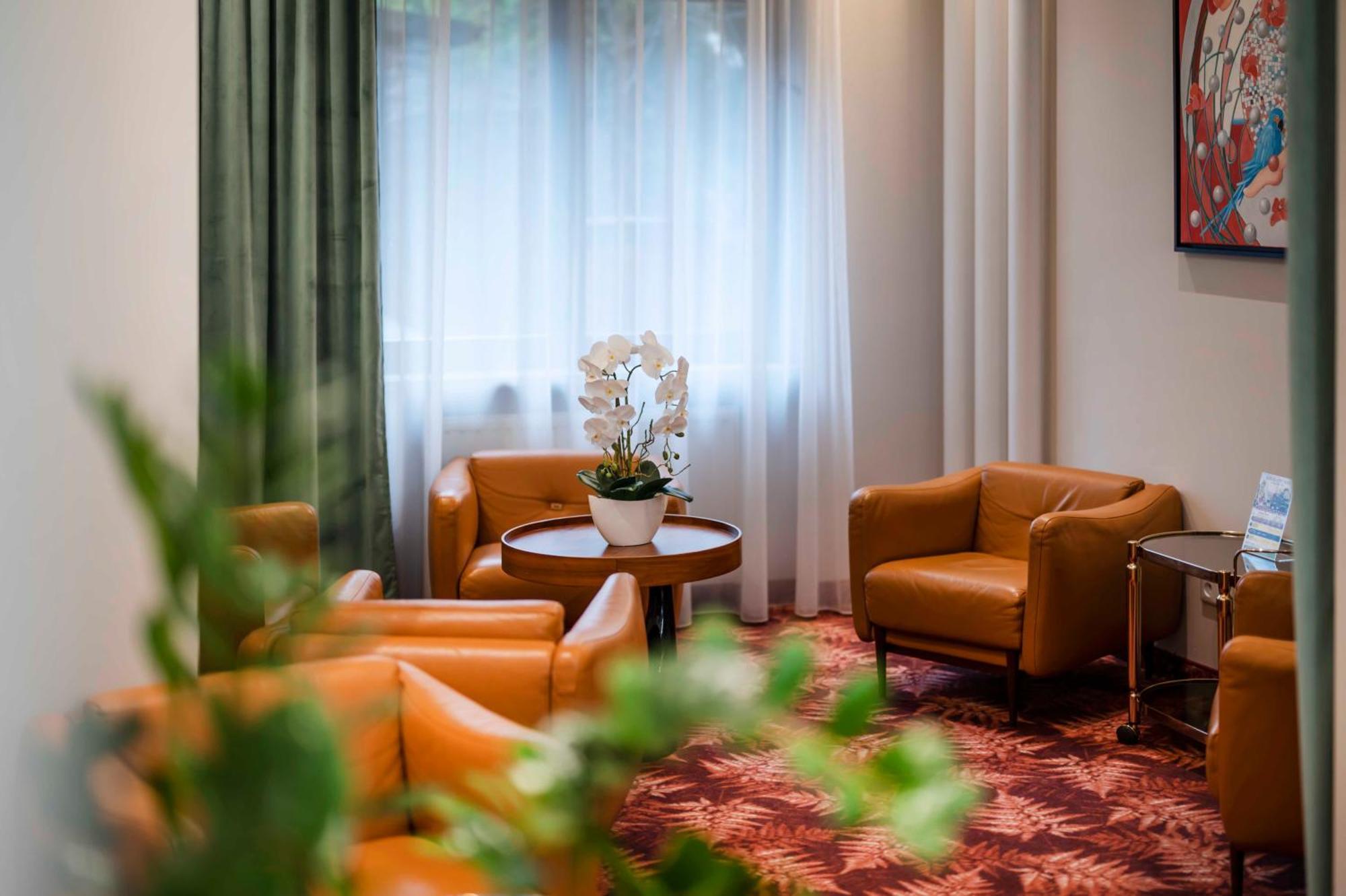 Hotel H12****