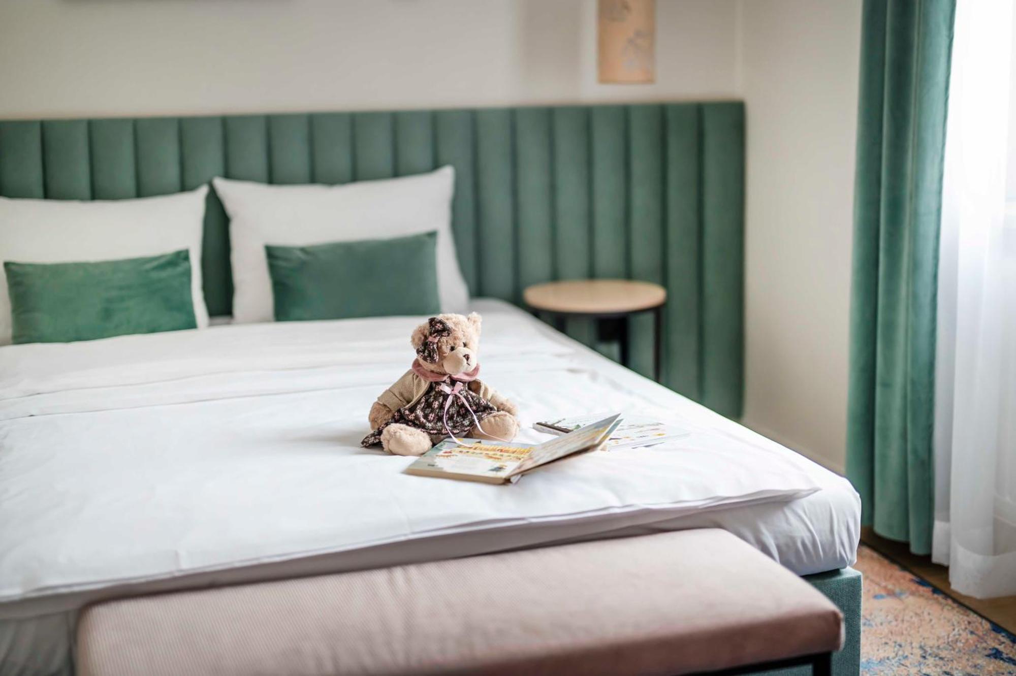 H12**** Hotel Krakau